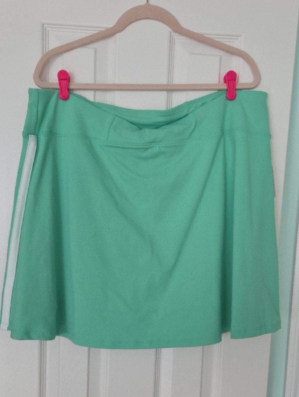 Talbots Mint Green Skort with White Side Stripe